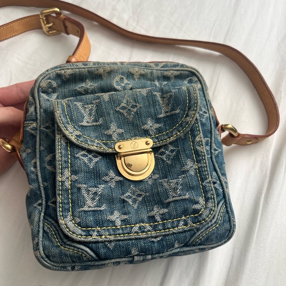 Vintage Louis Vuitton Denim Camera Bag Adjustable Strap Authentic 2007 Crossbody - Picture 3 of 13